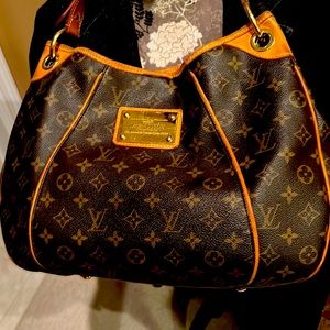 LOUIS VUITTON AUTHENTIC GALLIERA HANDBAG